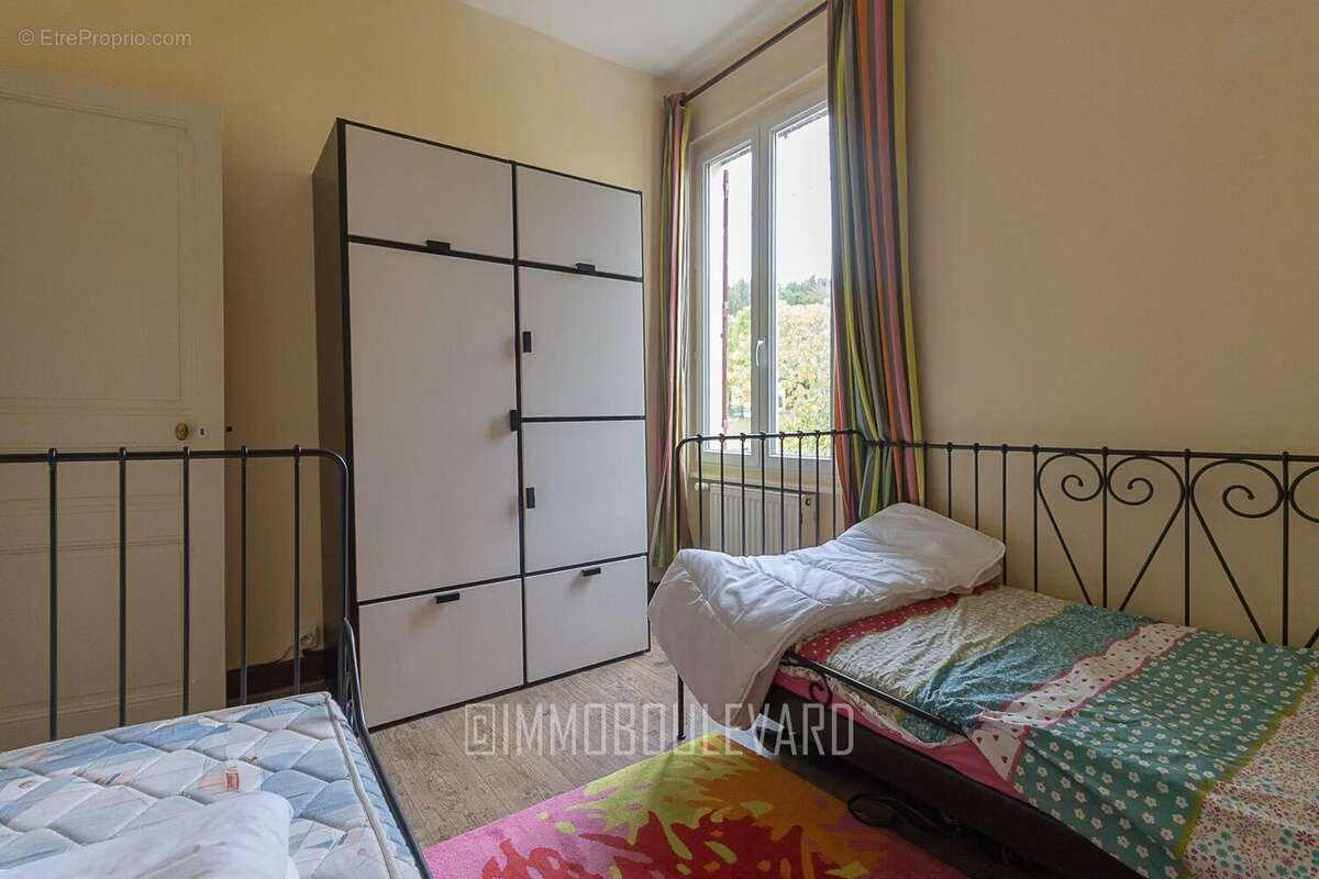 Maison à CHATEAUNEUF-LES-BAINS