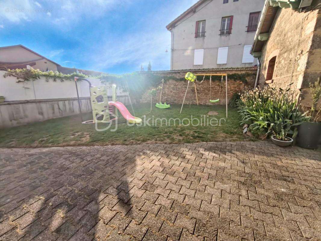 Maison à NOIRETABLE