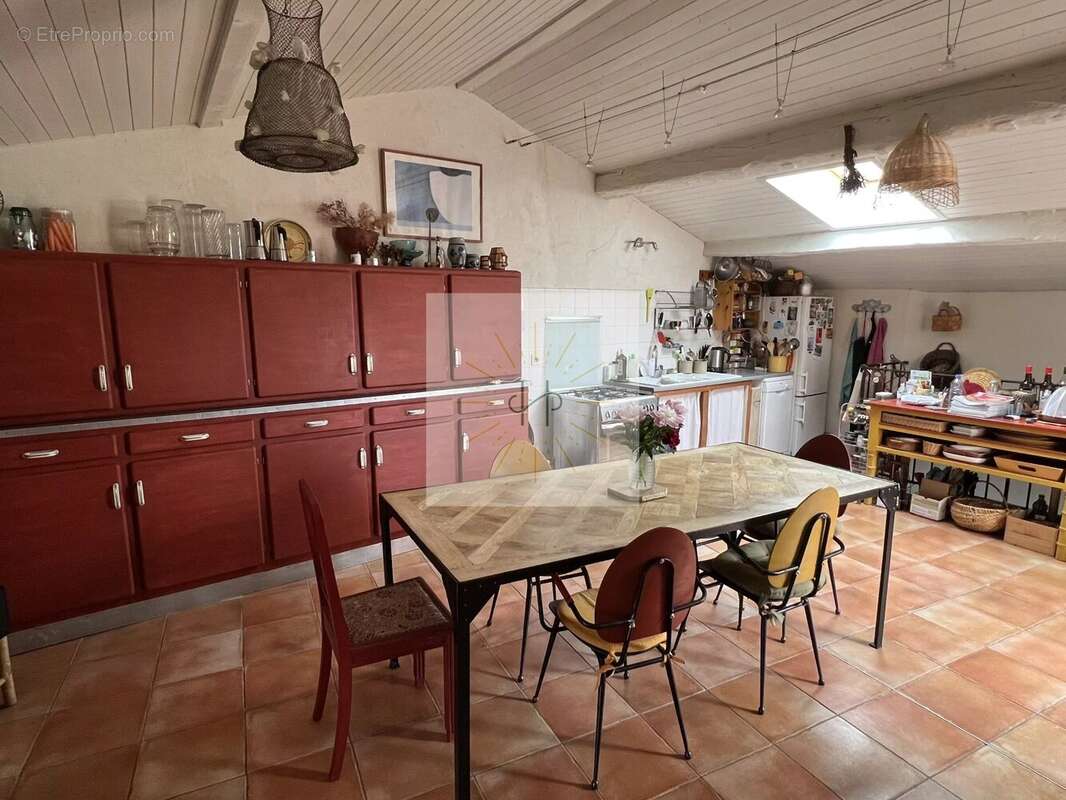 Maison à ALBA-LA-ROMAINE