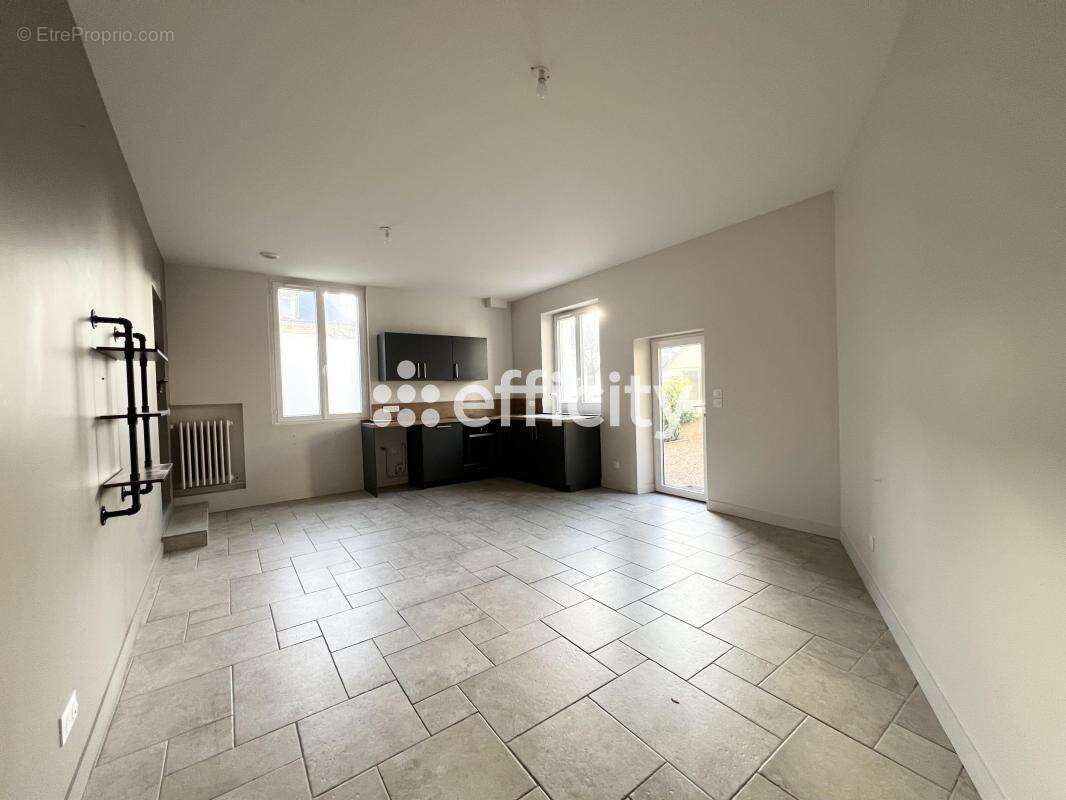 Appartement à LA MEMBROLLE-SUR-CHOISILLE