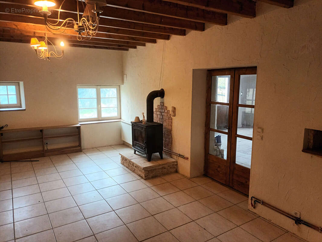 Maison à CHAMPAGNE-LE-SEC