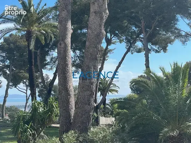 Hyeres grand t3 86m2 + terrasse et balcon vue mer verdure dans une tres belle residence chargee d histoire - photo 2