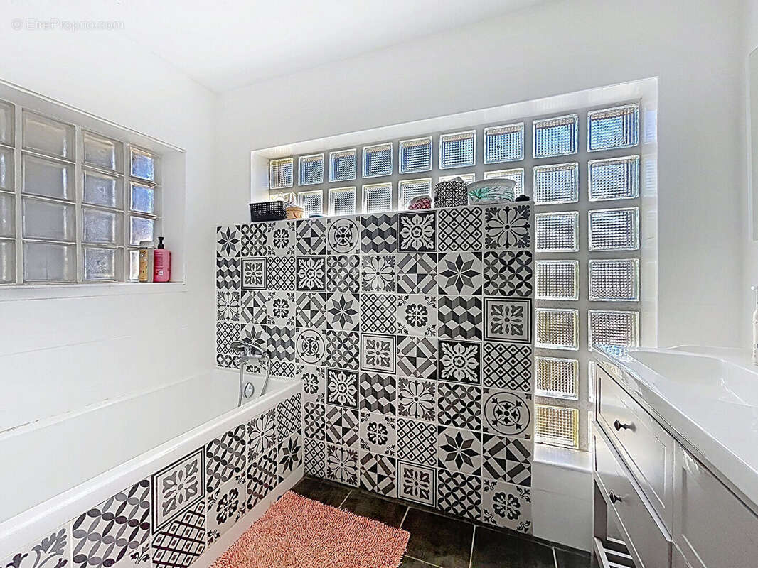 À vendre Trélazé : Maison ancienne de caractère - 6 pièces - 160 m² - photo 8