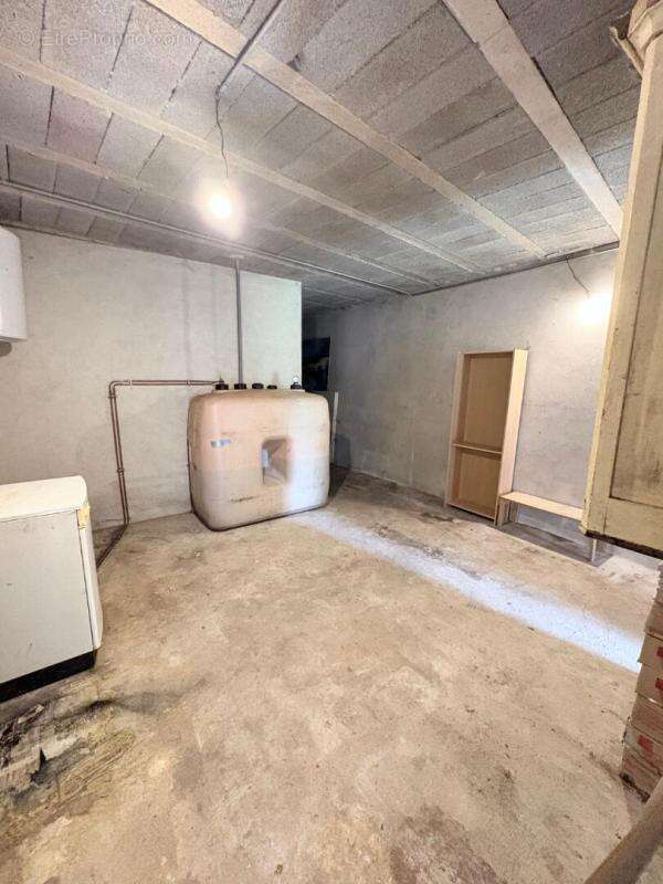Ancien corps de ferme à fort potentiel avec dépendances - photo 14
