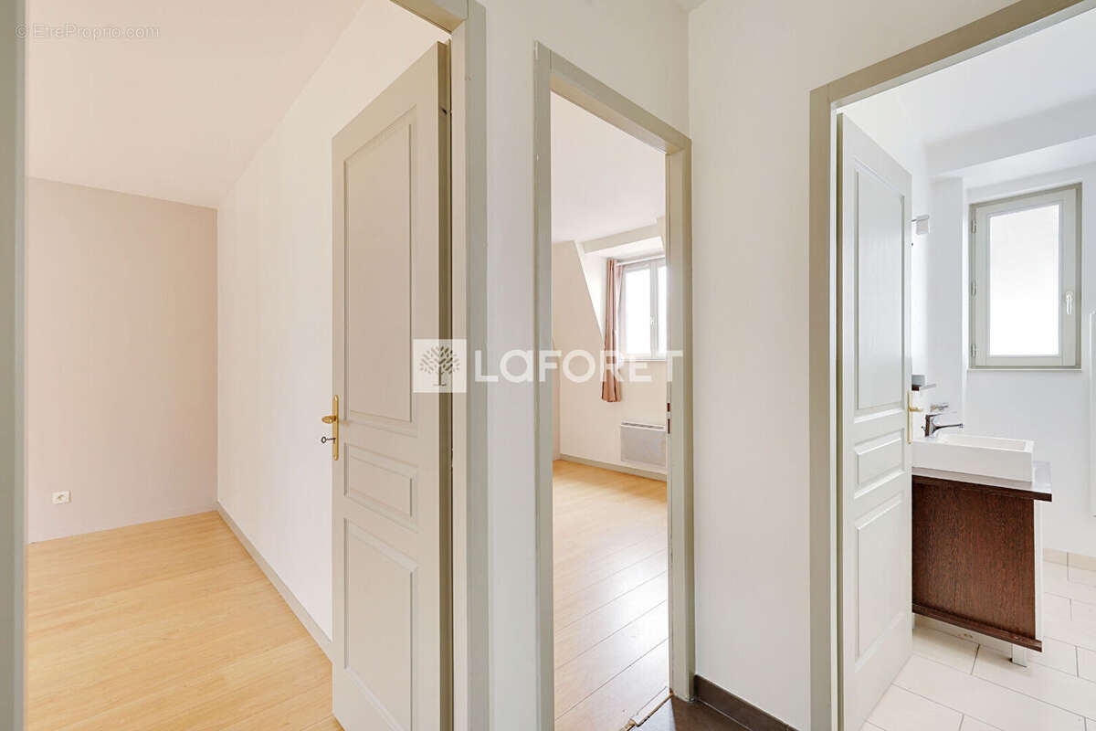 Appartement à PARIS-15E