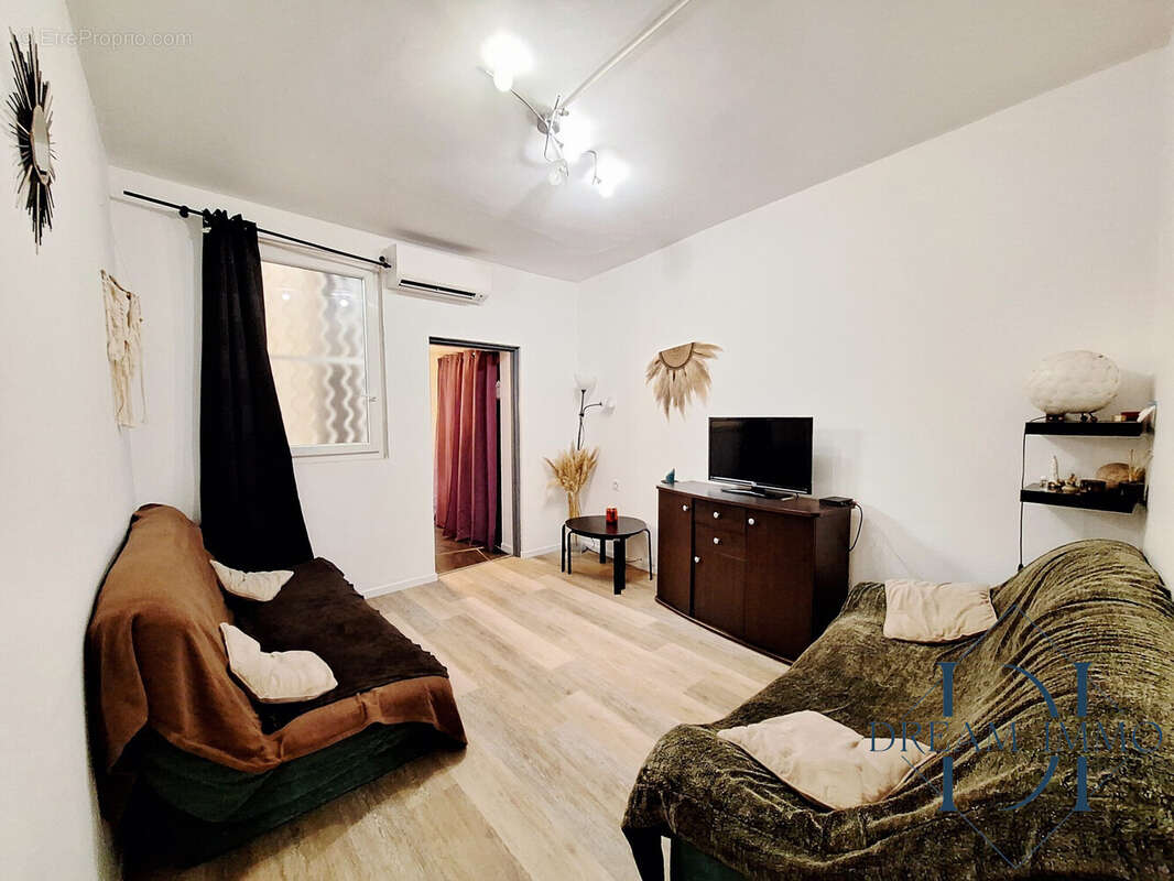 Appartement à POUSSAN