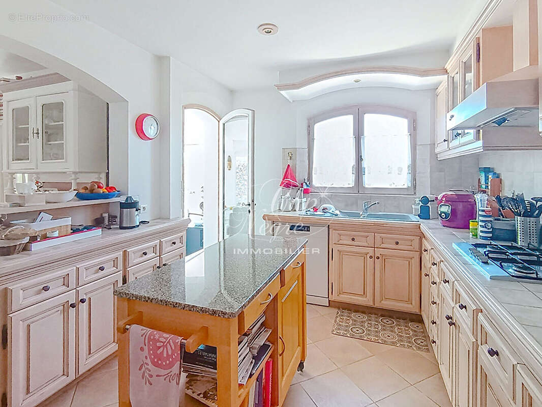 Maison provençale vue dégagée au calme à vendre à cogolin - golfe de saint tropez - photo 8