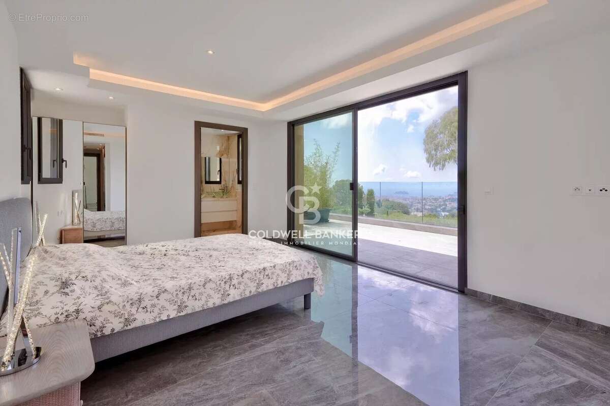 Maison à MOUGINS