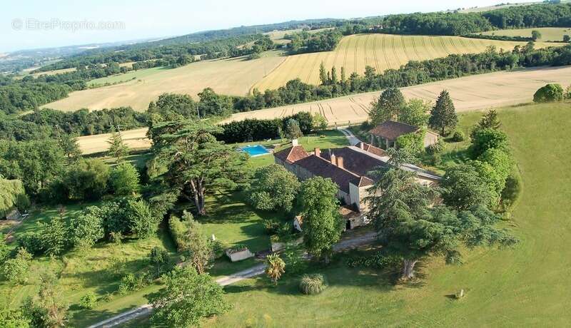 Maison à SAINT-JEAN-POUTGE