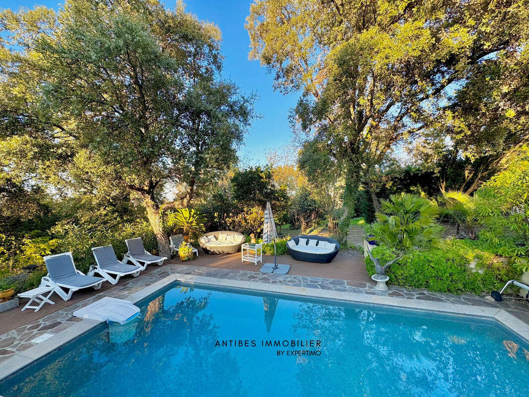 Maison à LA GARDE-FREINET