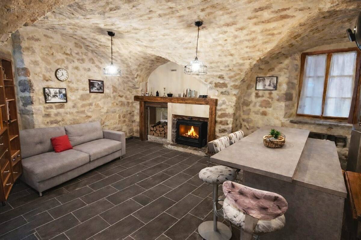 Maison à LARGENTIERE