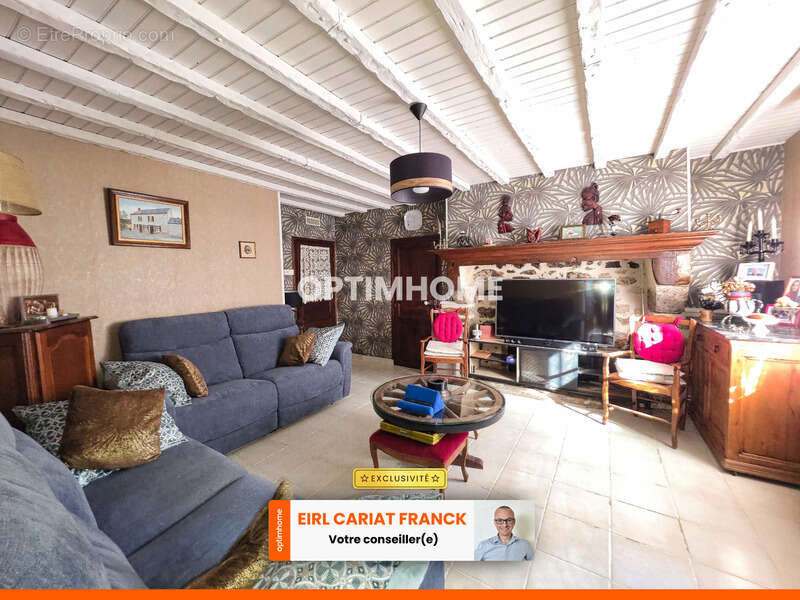 Maison à SAINT-ETIENNE-DE-FURSAC