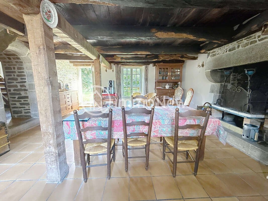 Maison à DRAGEY-RONTHON