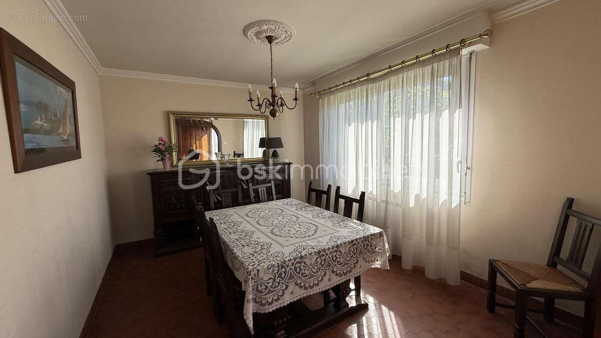 Maison à MONTGERMONT