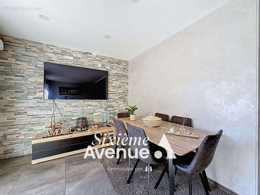 Maison à VAULX-EN-VELIN