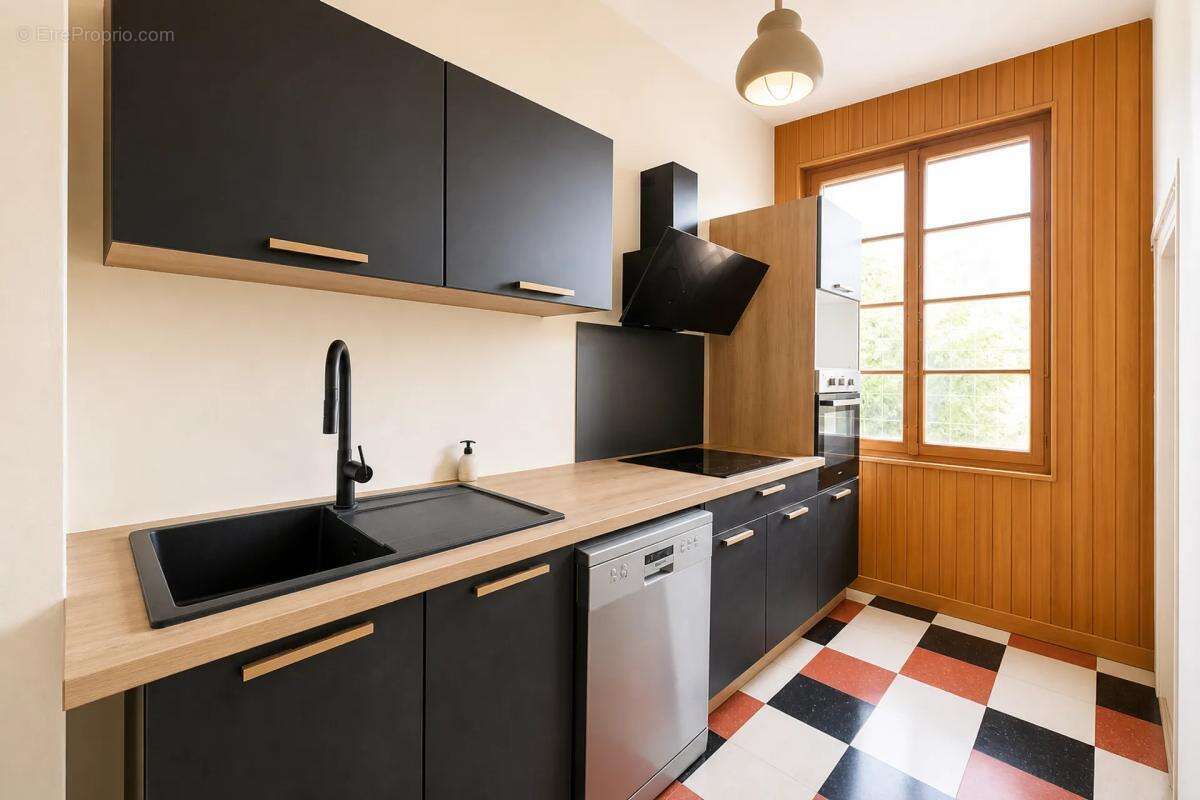 Maison individuelle à fort potentiel – Environ 190 m² habitables avec vue exceptionnelle- Saint-Antoine-l’Abbaye - photo 3
