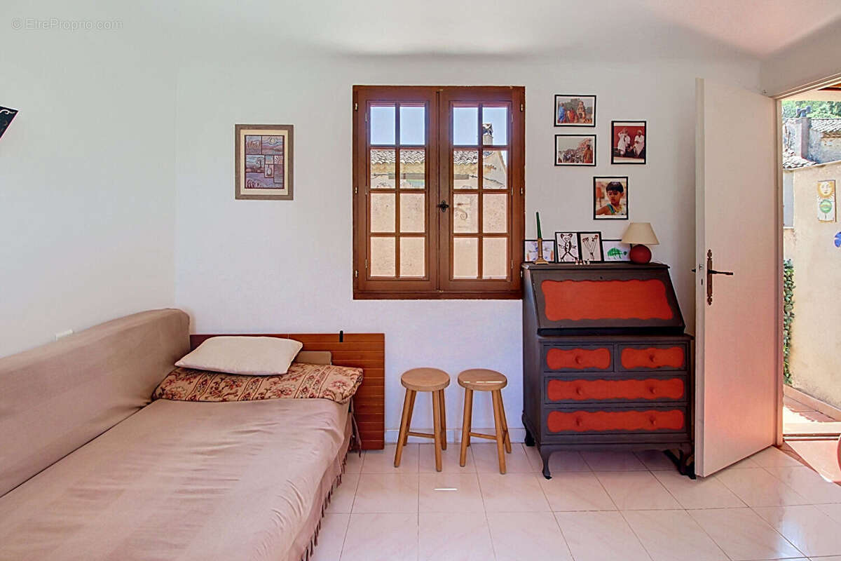 Maison à ENTRECASTEAUX
