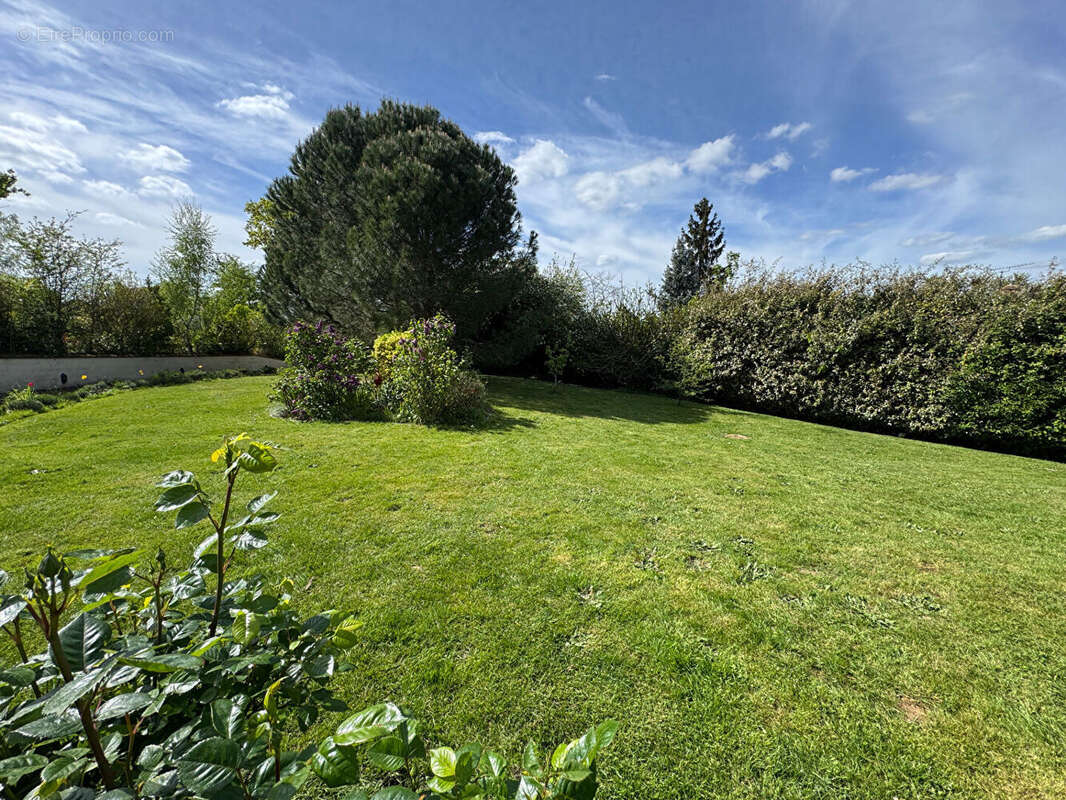 Maison à BAZOCHES-SUR-GUYONNE