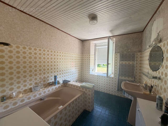 Maison à CREDIN