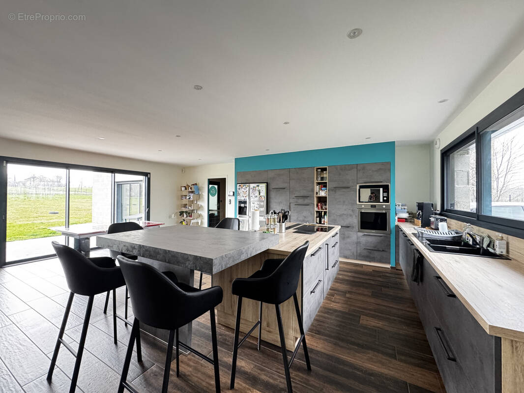 Maison à BELLEVUE-LA-MONTAGNE