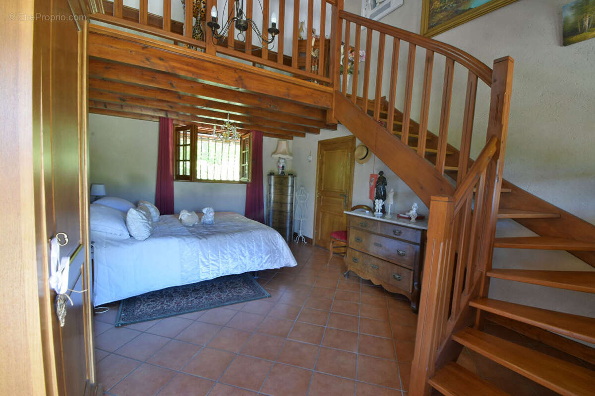 Maison à SAILLENARD