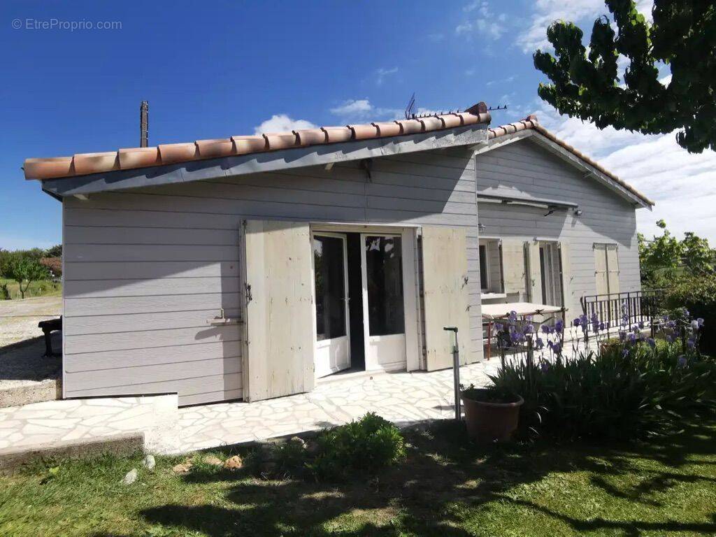 Maison à CHENAC-SAINT-SEURIN-D'UZET
