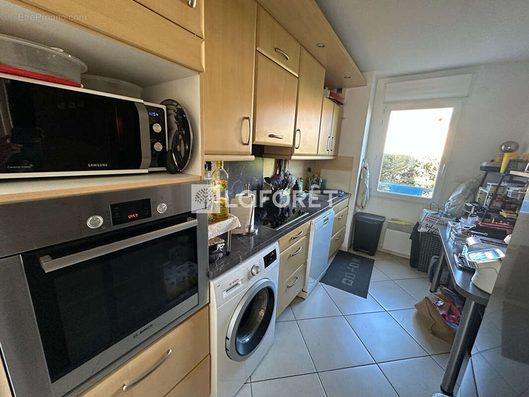 Appartement à SAINT-LAURENT-DU-VAR