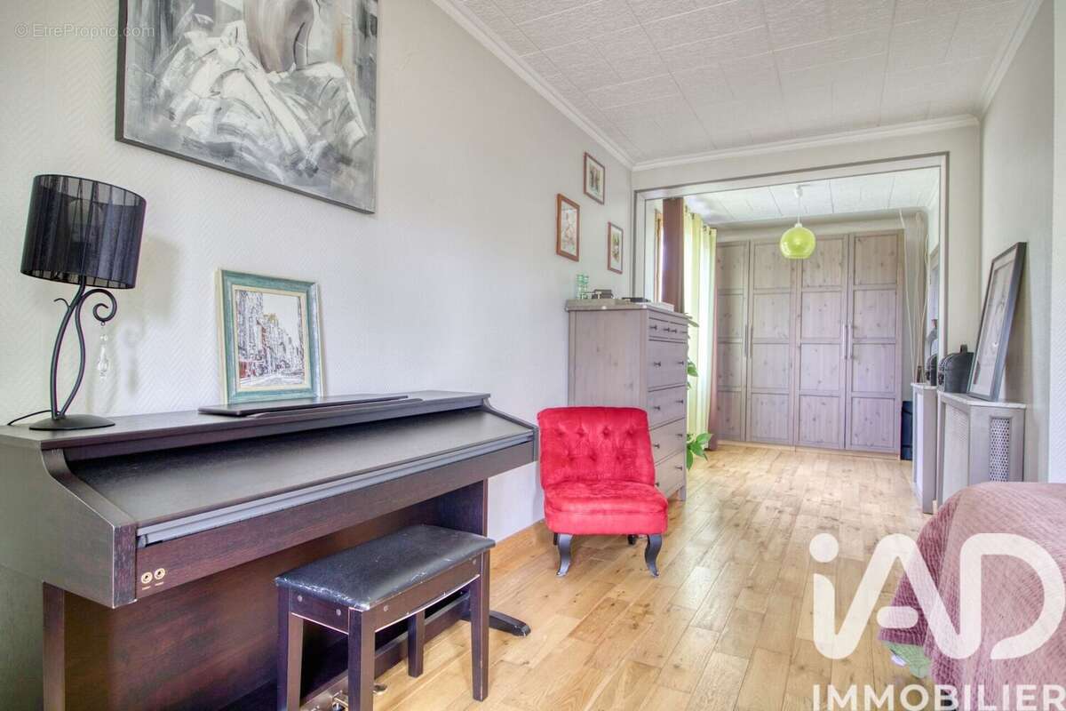 Maison 93 m² à Conflans-Sainte-Honorine  - photo 9