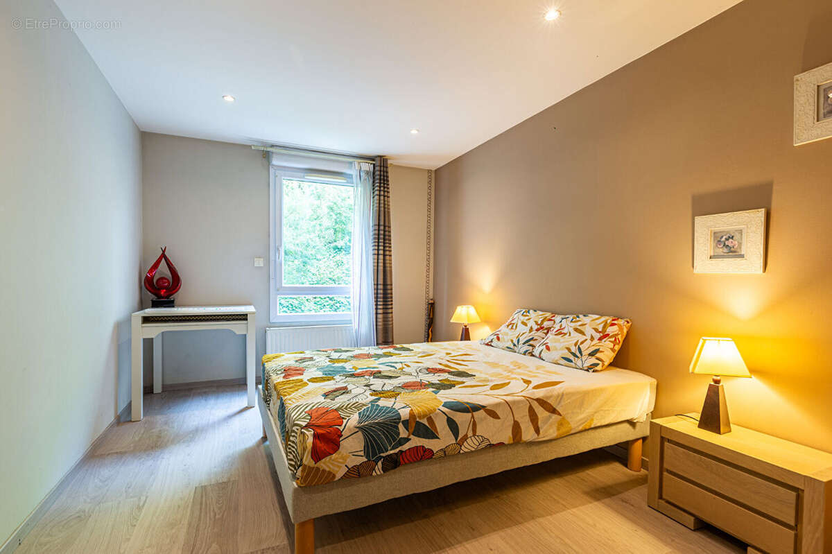 Laforet immobilier - exclusivite - "ficus" - annecy - appartement 4 pieces - 90,36m2 - terrasse - cave - place de stationnement  - photo 3