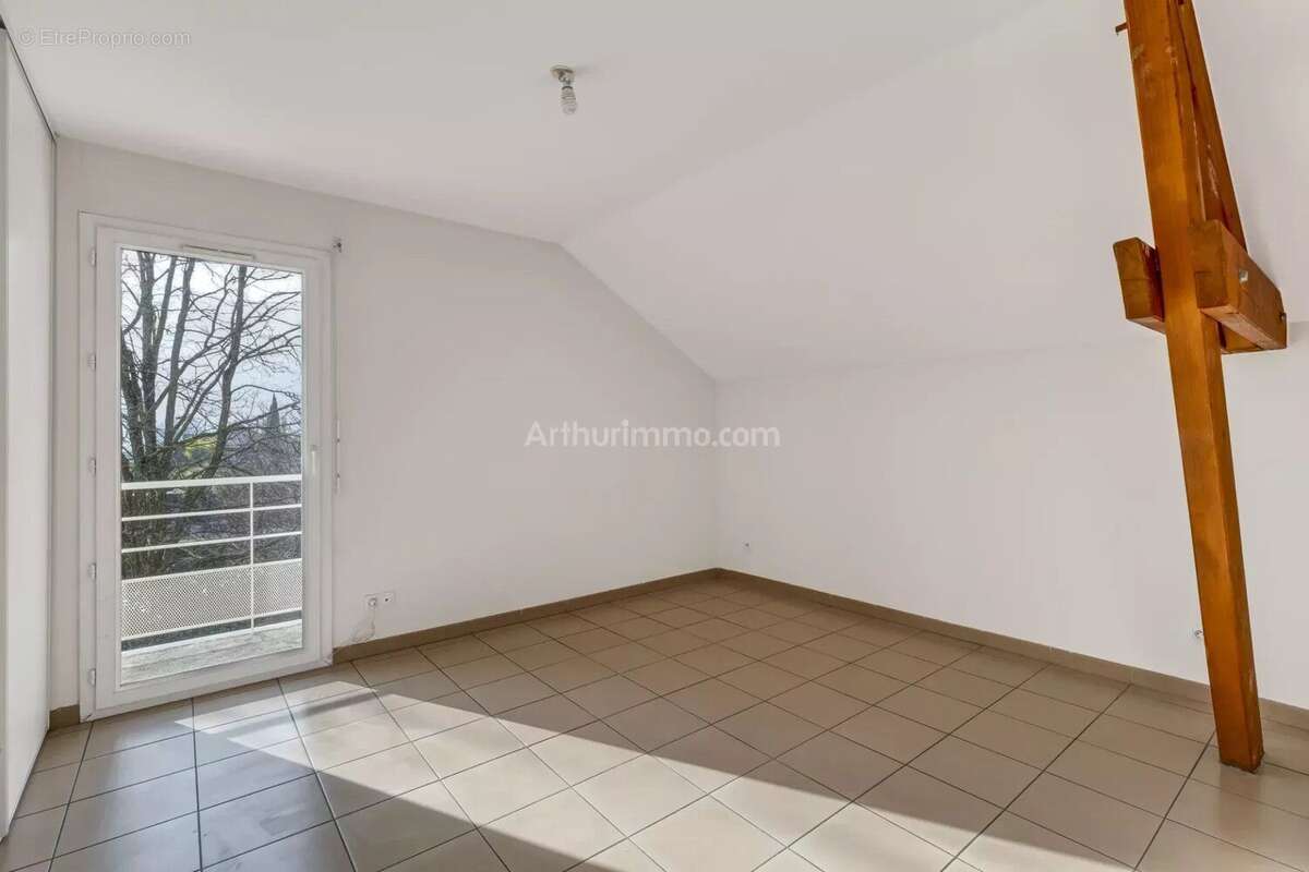 Maison à BRISON-SAINT-INNOCENT