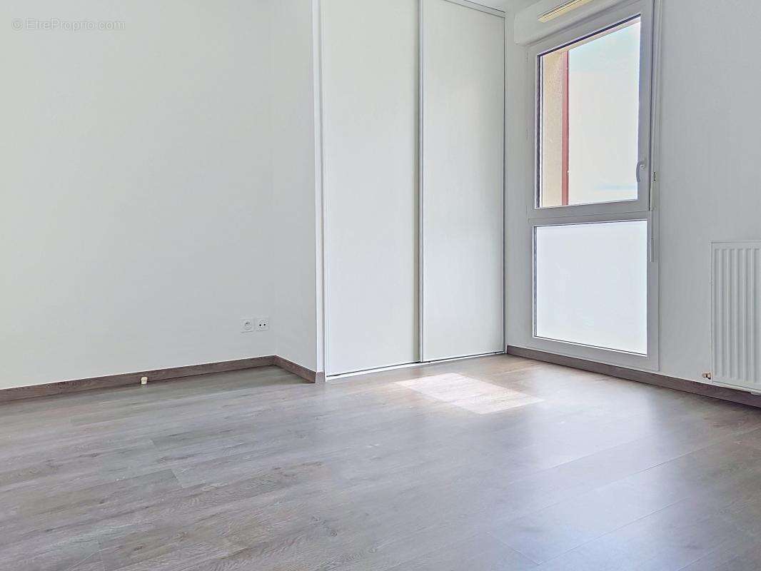 Appartement à MEYZIEU