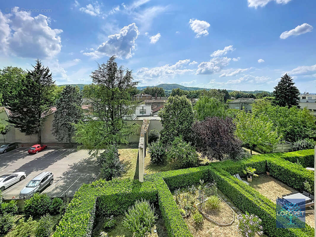 Appartement à NEUVILLE-SUR-SAONE