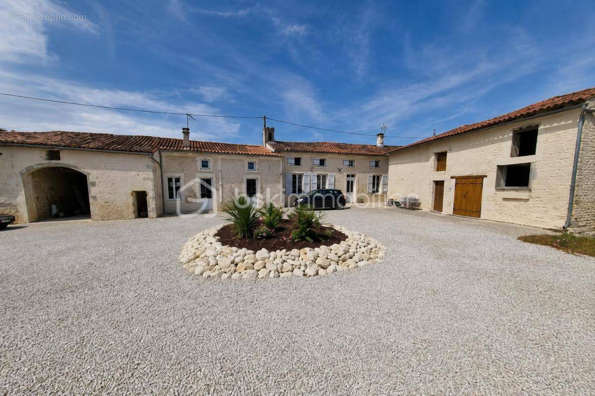 Maison à CRESSE