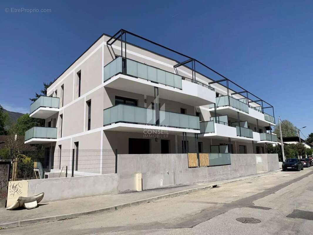 Appartement à SAINT-MARTIN-D'HERES