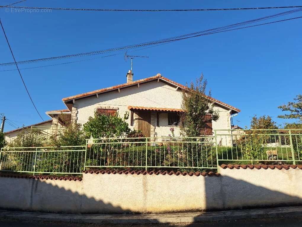 Maison à RIVIERES