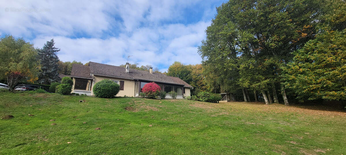 Maison à BEYNAT