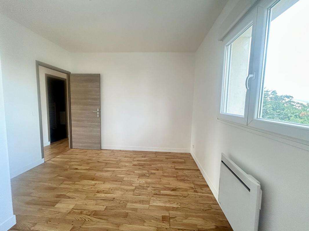 Appartement à FONTENAY-SOUS-BOIS