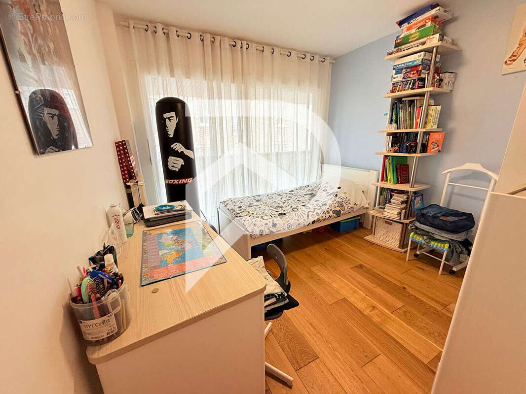 Appartement à CHARENTON-LE-PONT