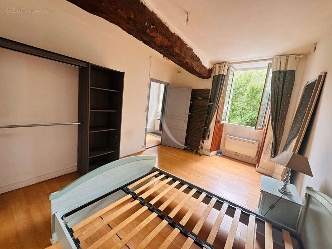 Immeuble de caractère sur la Rive Gauche de Saintes 9 pièce(s) 230 m2 - photo 12