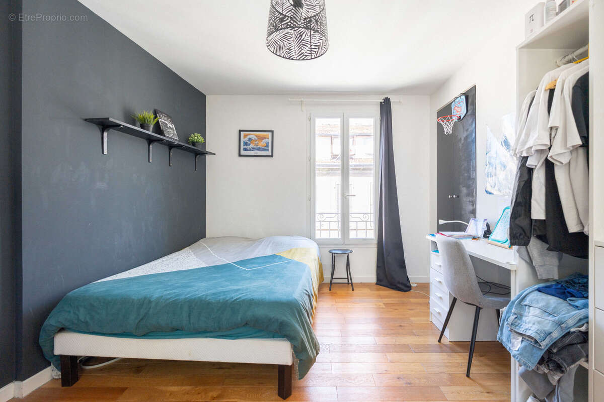 Appartement à MARSEILLE-5E