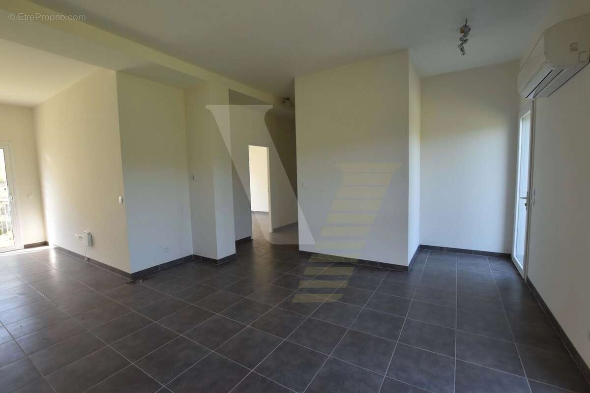 Appartement à VILLENEUVE-LES-BEZIERS
