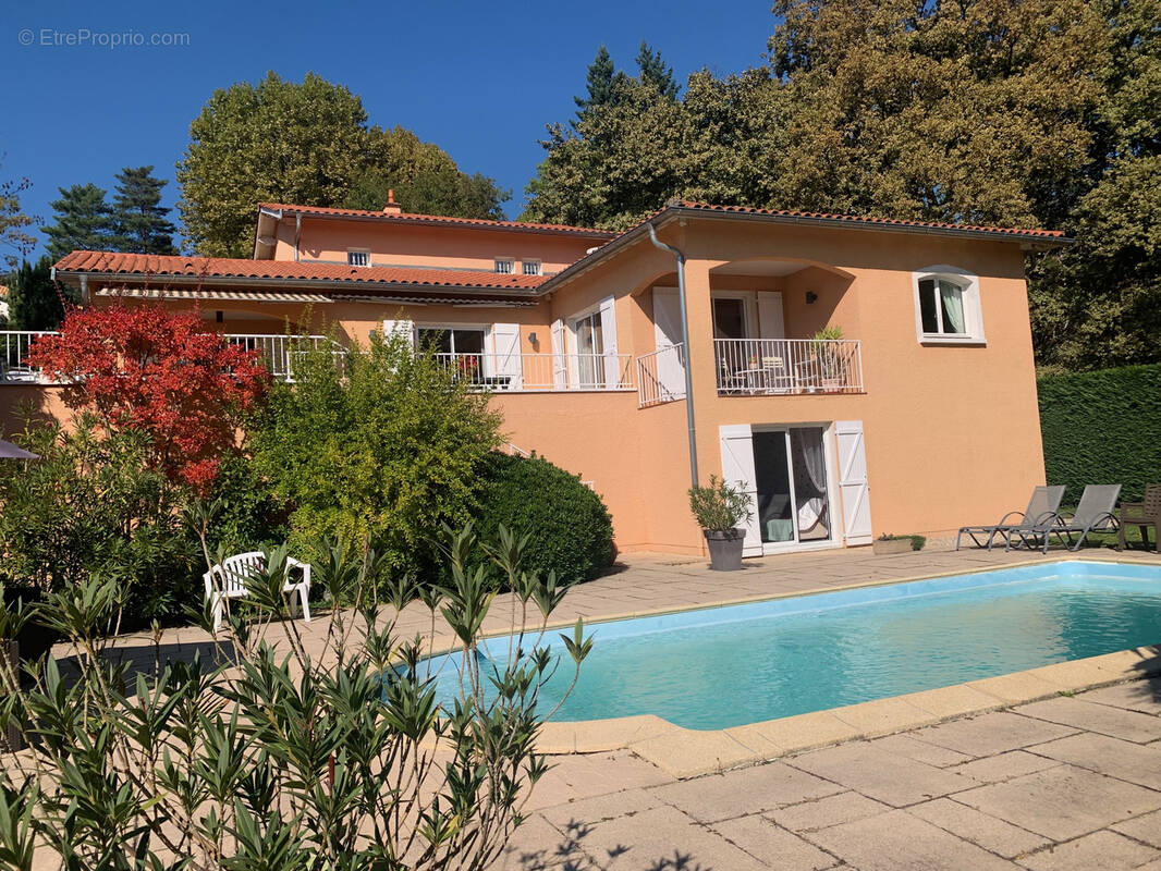 Maison à CHARBONNIERES-LES-BAINS