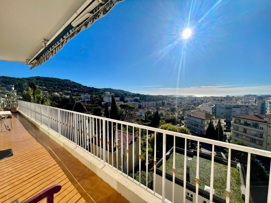 Appartement à LE CANNET