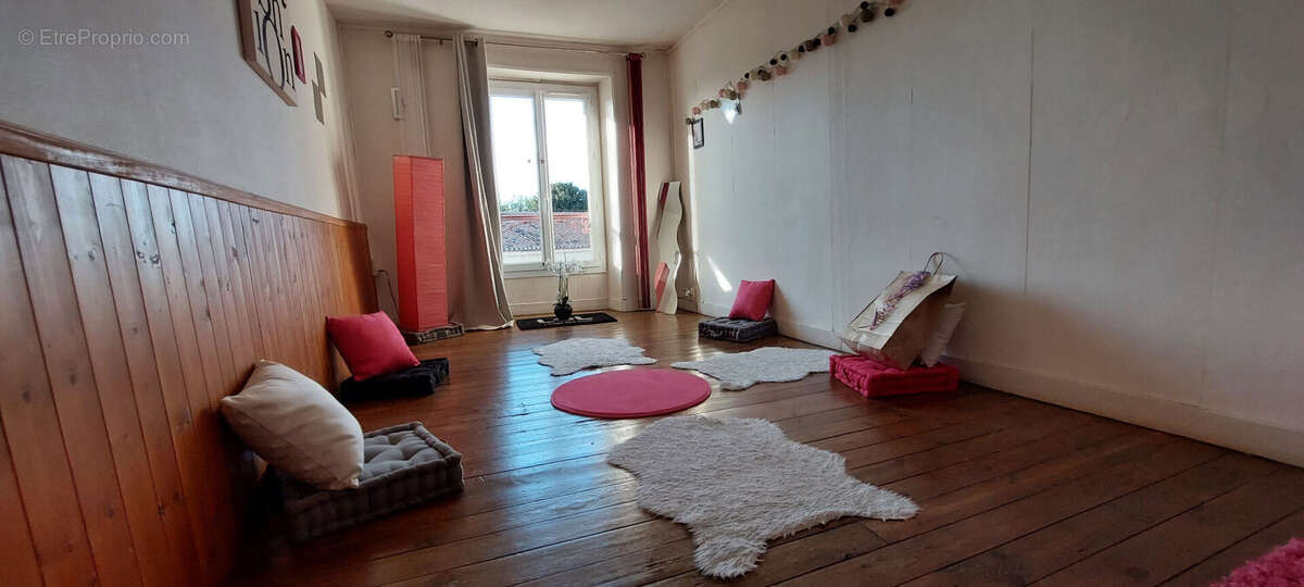 Maison à MONTS-SUR-GUESNES