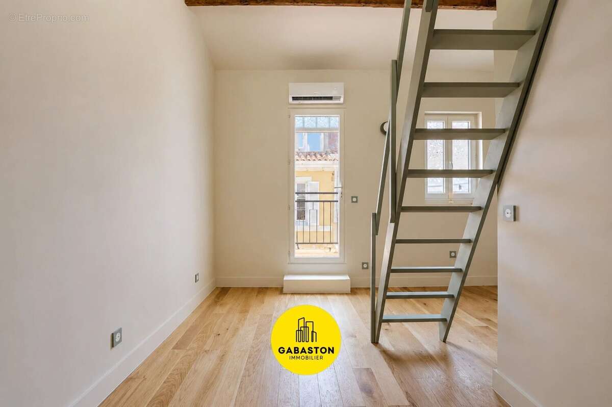 Appartement à MARSEILLE-2E