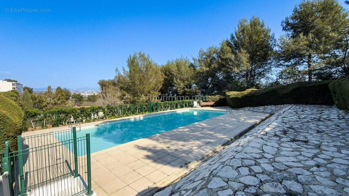 Appartement à VILLENEUVE-LOUBET