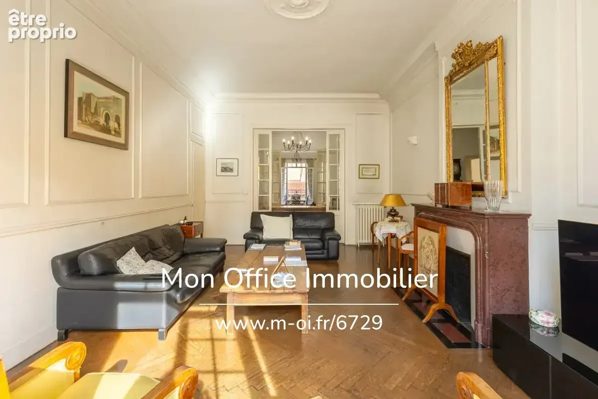 Référence : 6729-AFO - Appartement 7 pièces avec balcon dans le 6eme arrondissement - photo 4