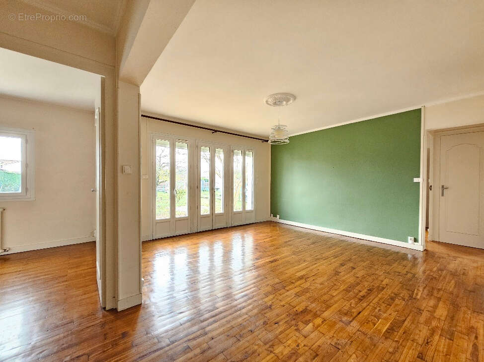 Maison à LA COURONNE