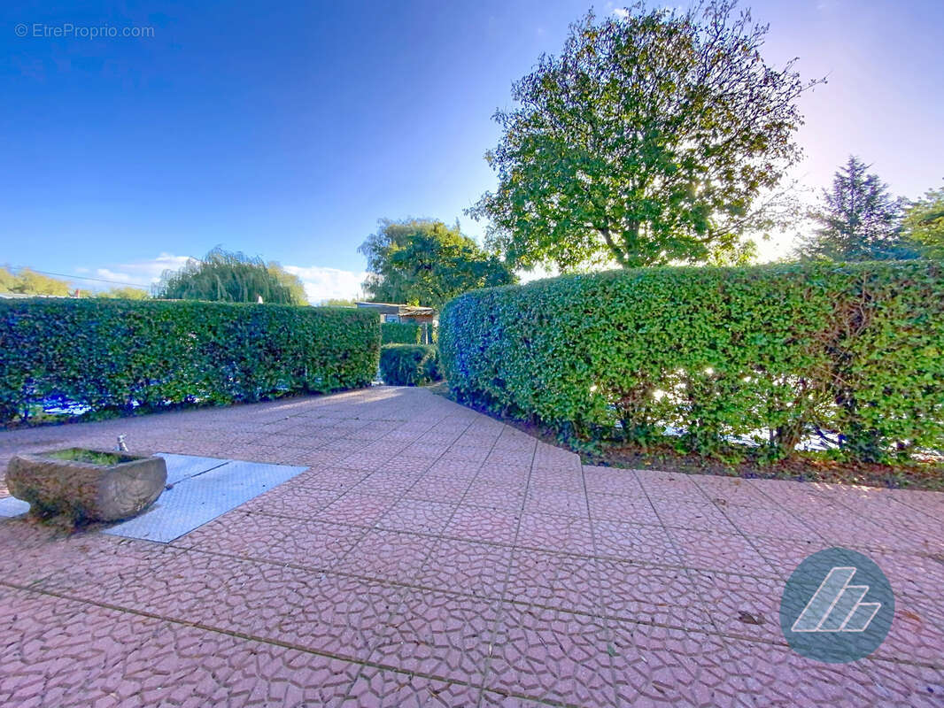 Maison à DOMPIERRE-SUR-AUTHIE