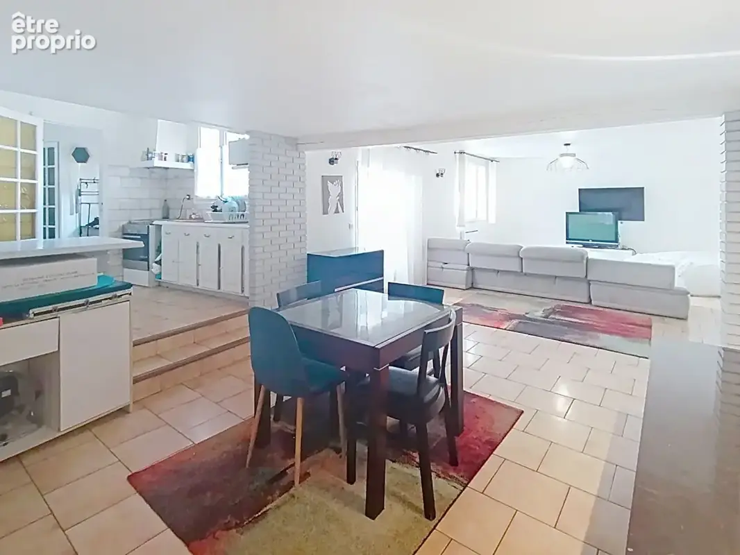 LIVRY-GARGAN limite Pavillons, Maison 126 m², 4 chambres, 4 stationnements + atelier - photo 5